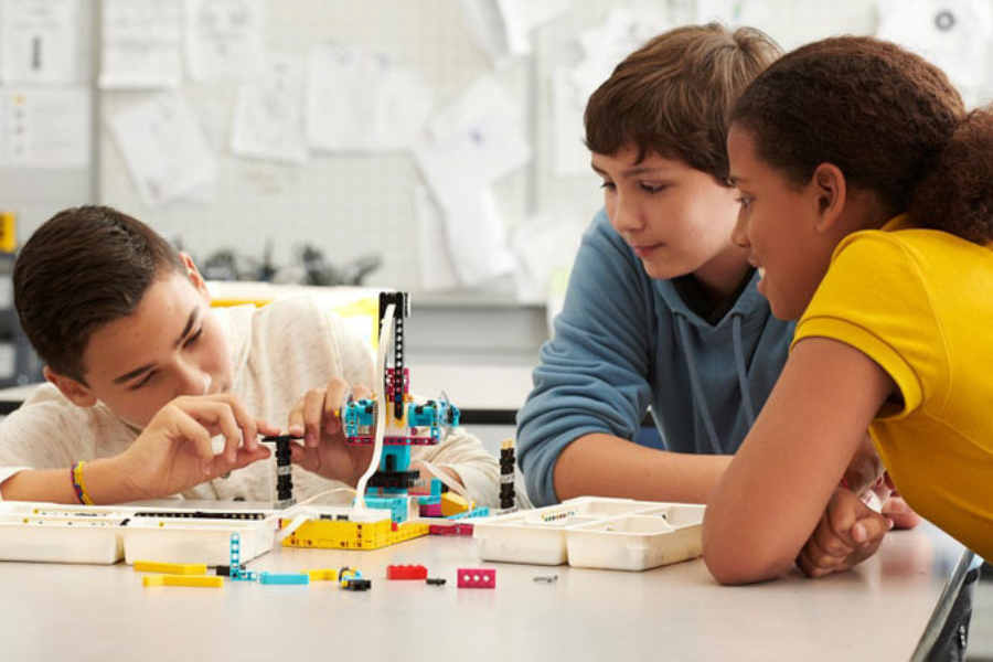 Children playing Lego.